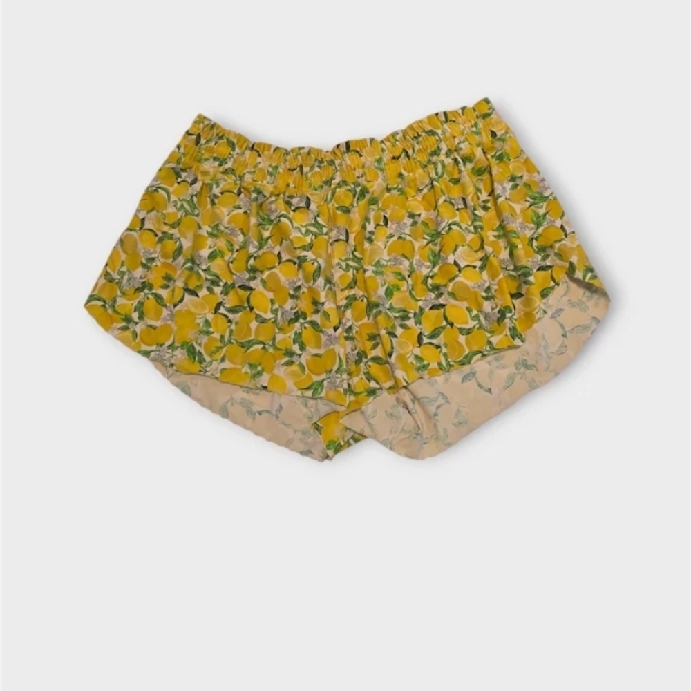 Size 8 - Lululemon Will the Wave Surf Short 2.5"